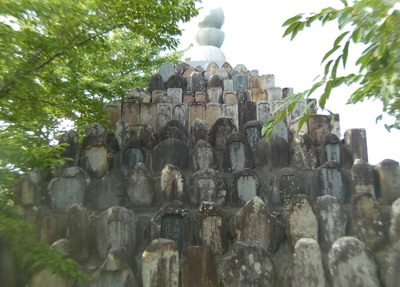 tombtomb.jpg
